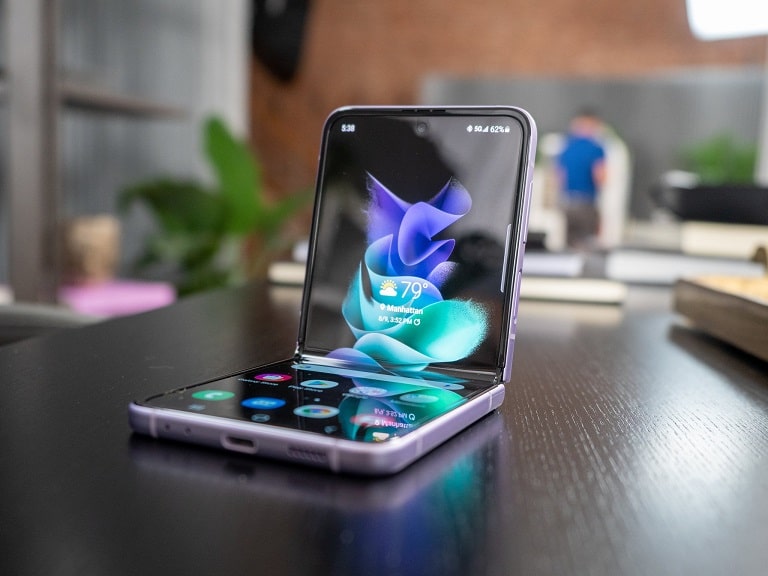 top-4-mau-dien-thoai-gap-gia-re-dang-mua-nhat-hien-nay-samsung-galaxy-z-flip3-5g-128gb