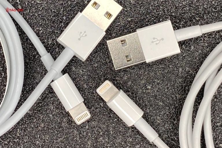 Cáp sạc USB to Lightning chính hãng đang có gián bán tốt tại Táo Zin